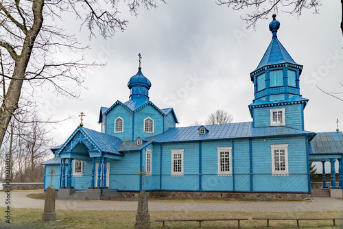 Die blaue orthodoxe Kirche in Narew, Polen