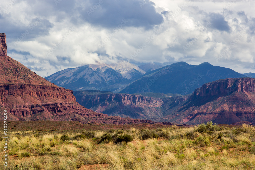 Naklejka premium Late Afternoon Storms Over Castle Valley Utah