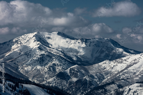 Fototapeta Naklejka Na Ścianę i Meble -  Snowy Peaks In Utahs Wasatch Mountains