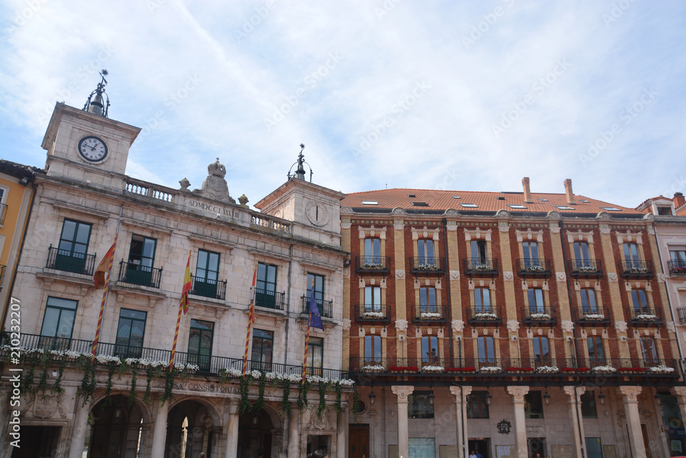 fachadas de edificios en la plaza mayor de Burgos
