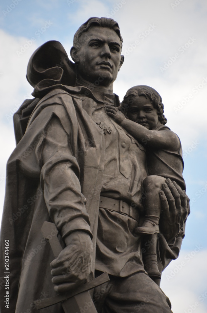 Soviet War Memorial Treptower Park soldier bronze sculpture