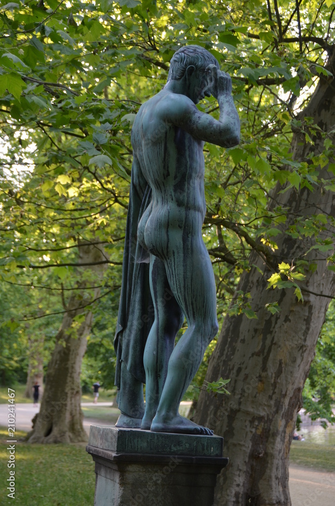 bronze sculpture man athlete body