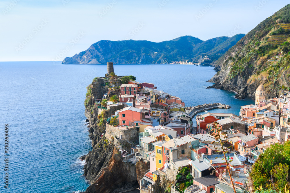 Naklejka premium beautiful town of vernazza in cinque term, Italy