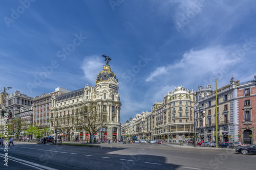 Fototapeta Naklejka Na Ścianę i Meble -  Famoso hotel Metropolis  en la Gran Via de Madrid 