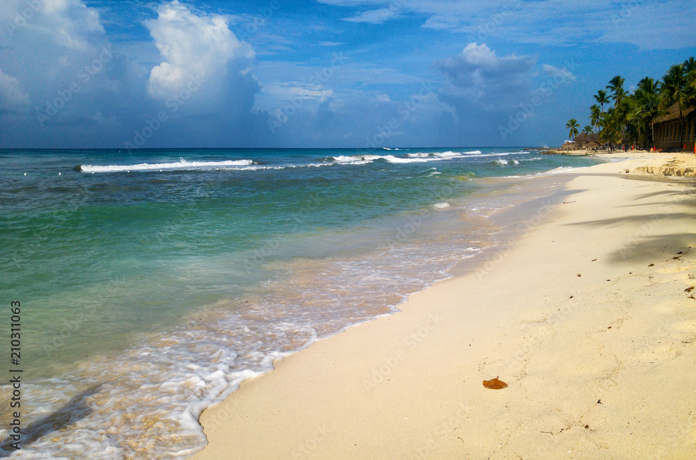 Stürmischer Strand Stürmischer Strand