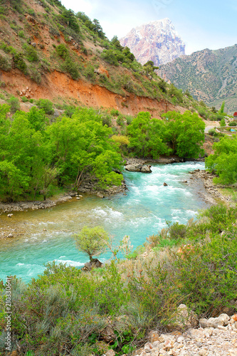 Dolina rzeczne  Tadżykistanie
