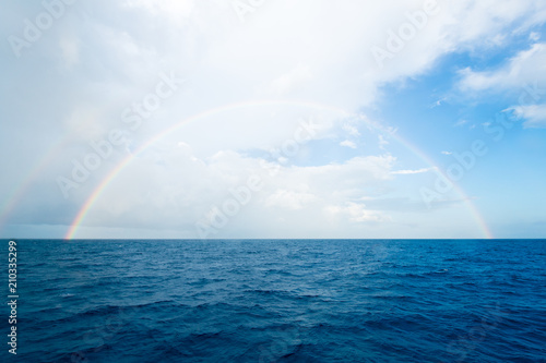 海の虹
