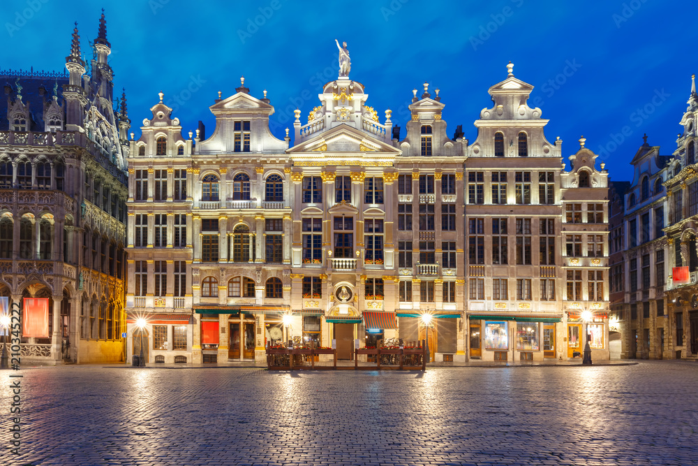 Beautiful houses of the Grand Place Square at night in Belgium, Brussels. From right to left L'Etoile, Le Cygne, L'Arbre d'or, La Rose, Le Mont Thabor