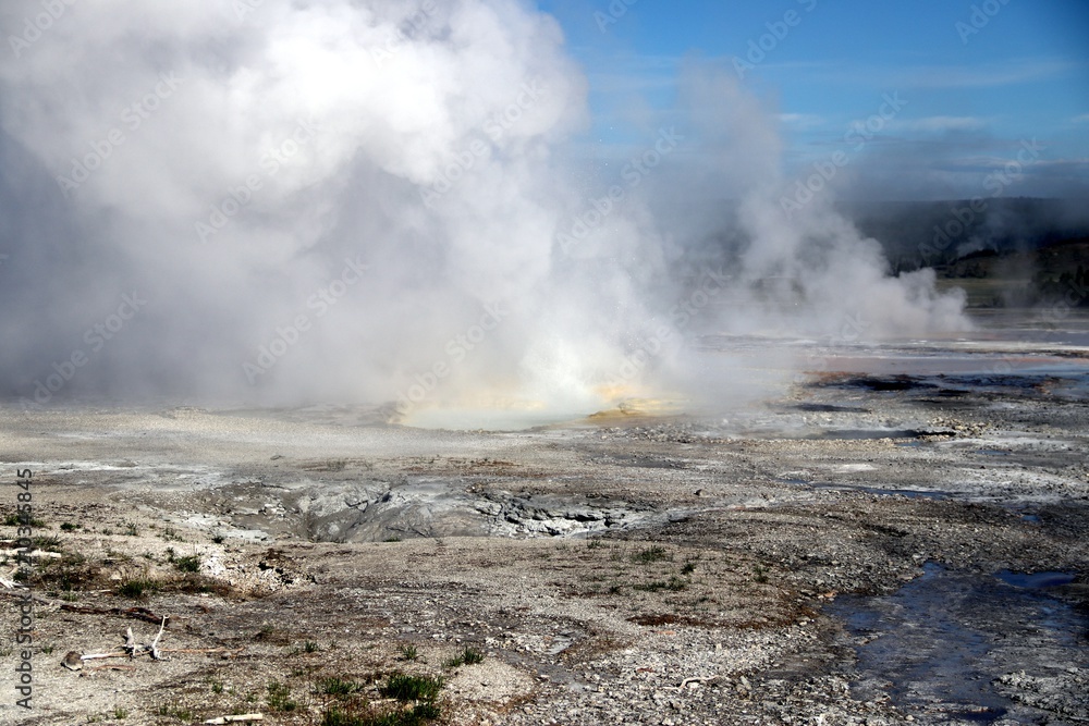 Hydrothermal activity – Yellowstone NP – USA 