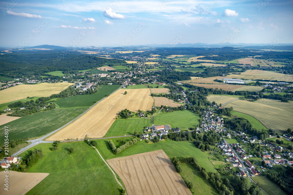 Dörfer und Wälder Dörfer und Wälder