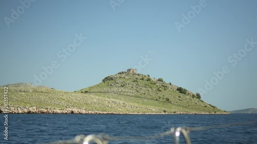 Altes Filmset auf kroatischer insel photo