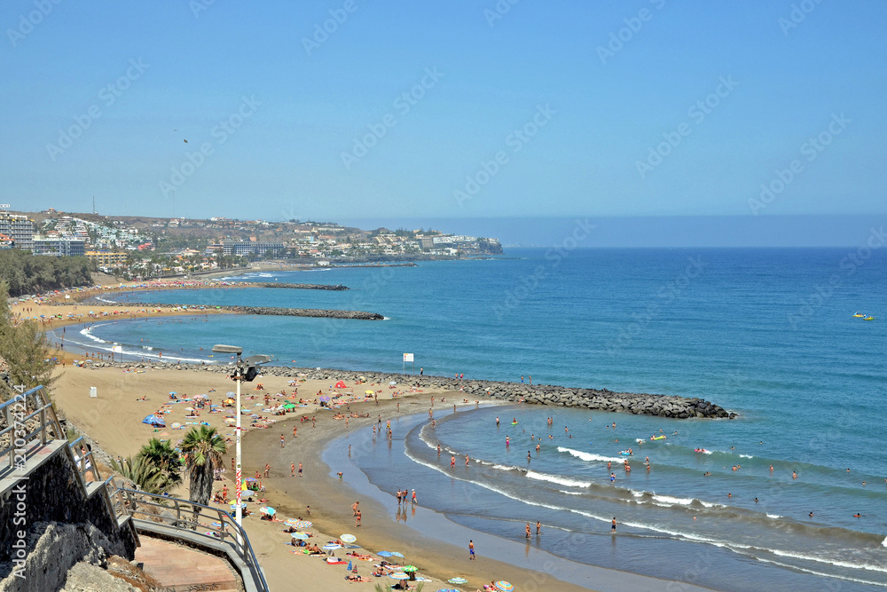 Spain. Gran Canaria. Playa del Ingles. Beach. View to the east