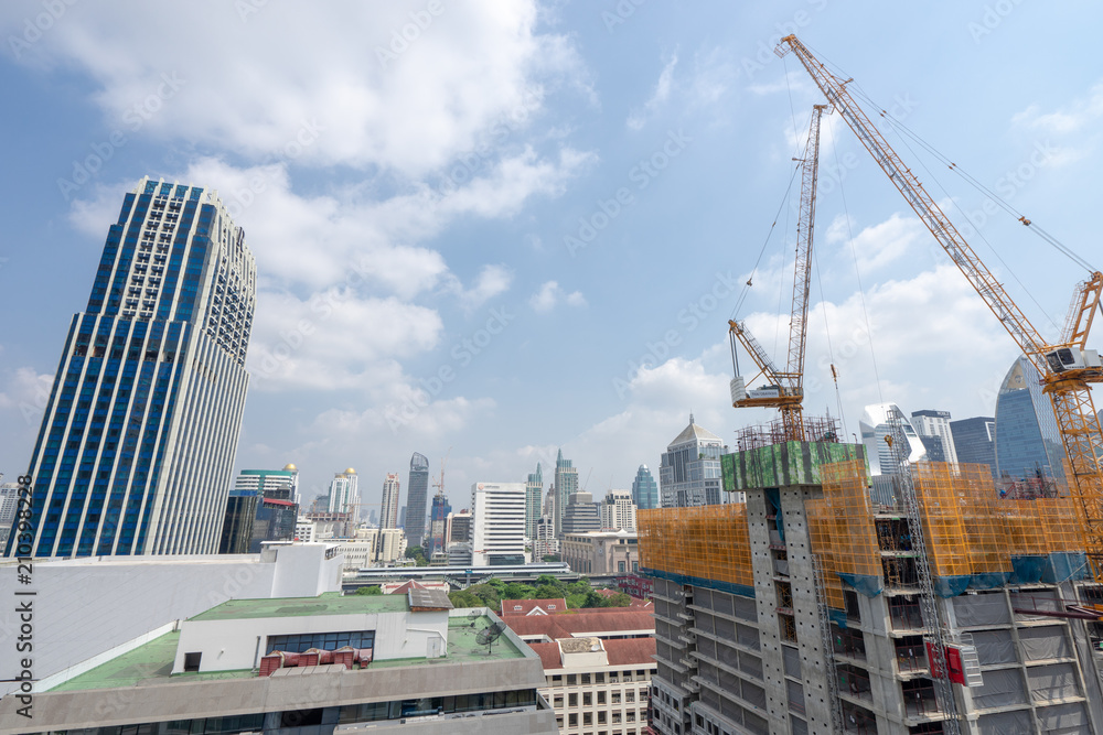 Fototapeta premium バンコク市内のビルの建設現場