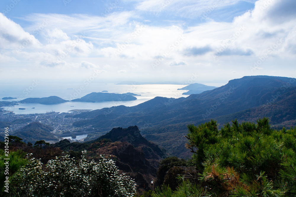小豆島の寒霞渓からの景色（香川県、日本）