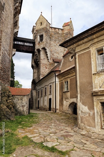 Fototapeta Naklejka Na Ścianę i Meble -  Old castle Pernstejn tower with the access bridge