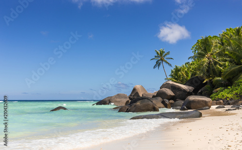 Fototapeta Naklejka Na Ścianę i Meble -  Paradise beach in the Seychelles