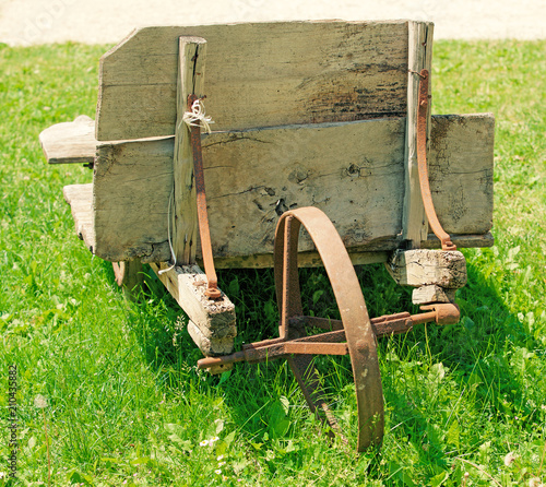Slika na platnu ancient wheelbarrow