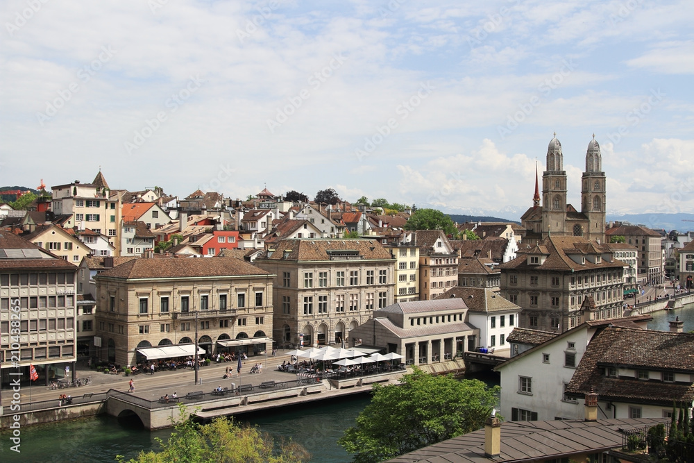 Fototapeta premium Cityscape of Zurich and river Limmat, Switzerland.