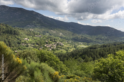 Typische Berglandschaft in der Ardeche, Frankreich