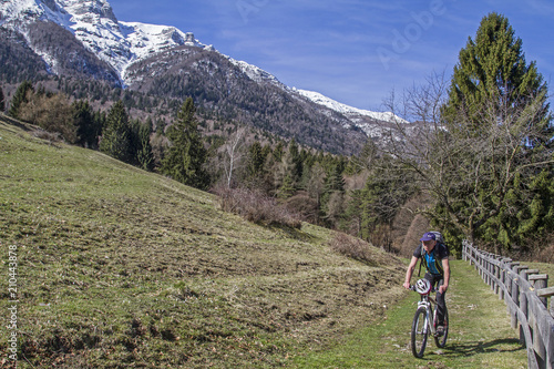 Mountainbiken auf der Vigolanohochebene