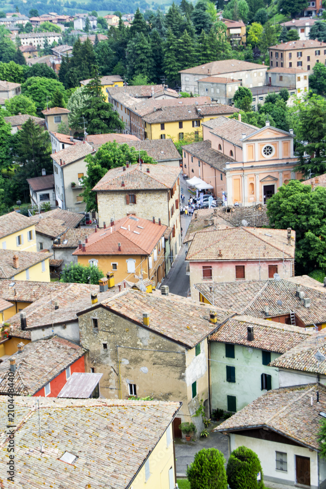 the mountain village of Guiglia