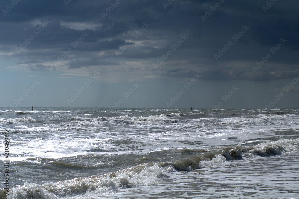 rough sea,horizon,panorama,view,sky,cloud,water,white,waves,seascape,wind