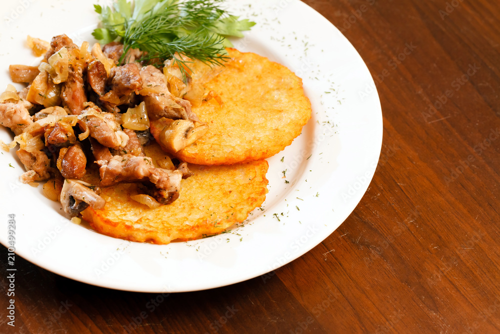potato pancakes with meat potato pancakes with meat