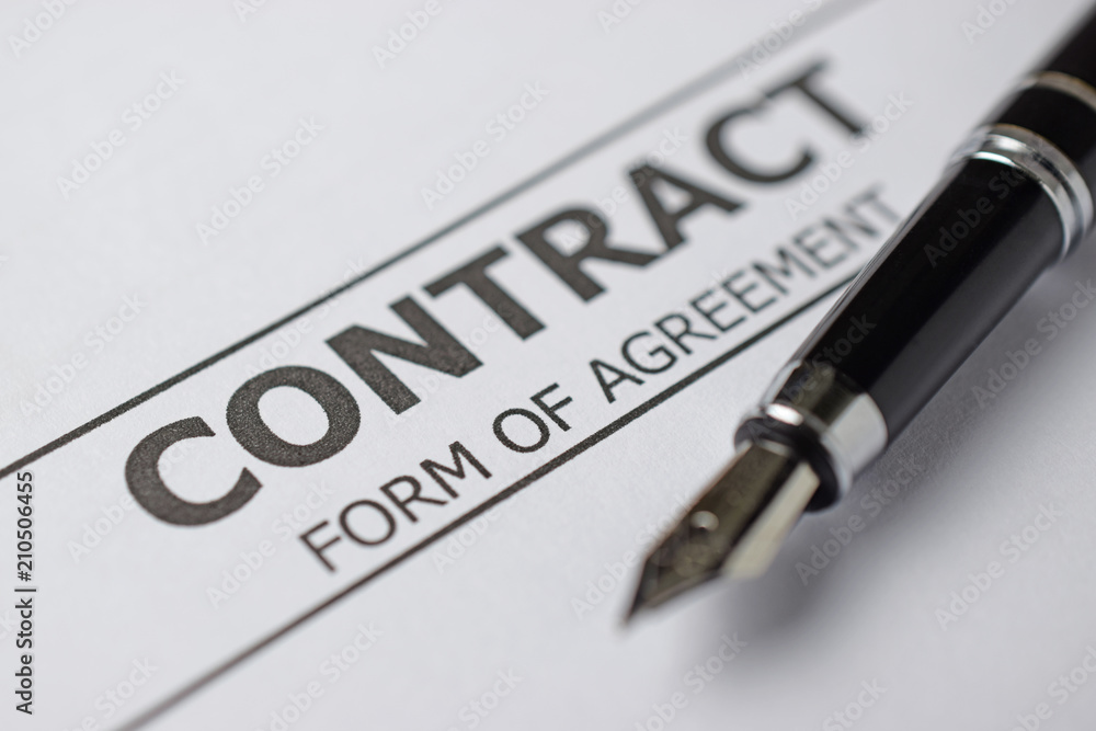Obraz premium Contract signing concept