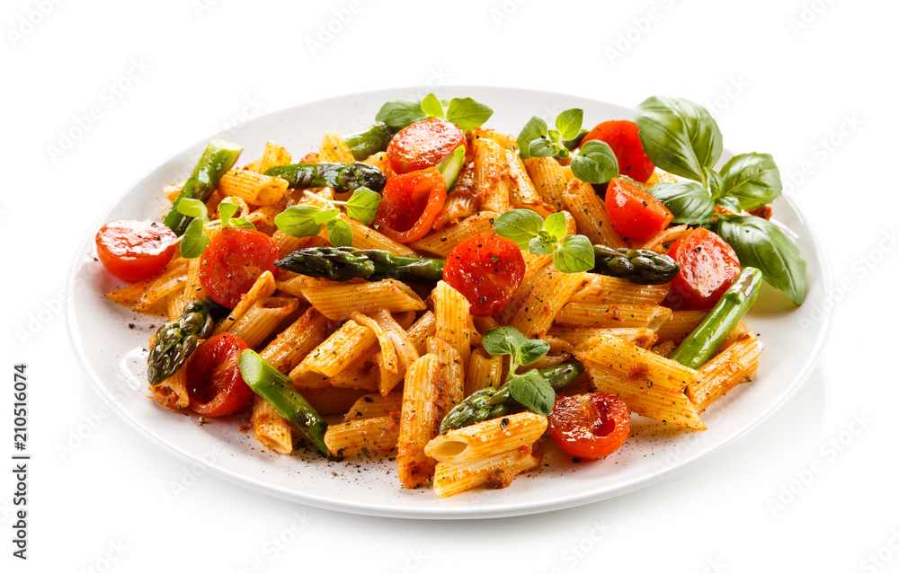 Pasta with tomato sauce and vegetables
