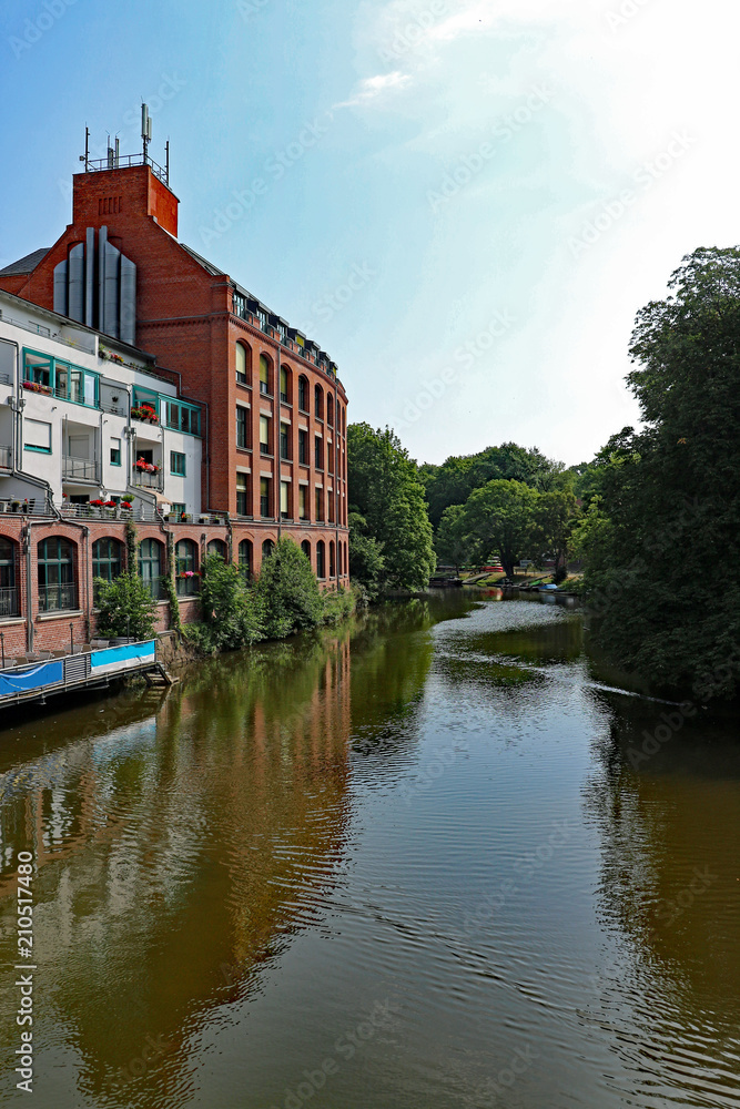 Obraz premium Wasserstadt Leipzig Karl Heine Kanal bis Leipziger Hafen