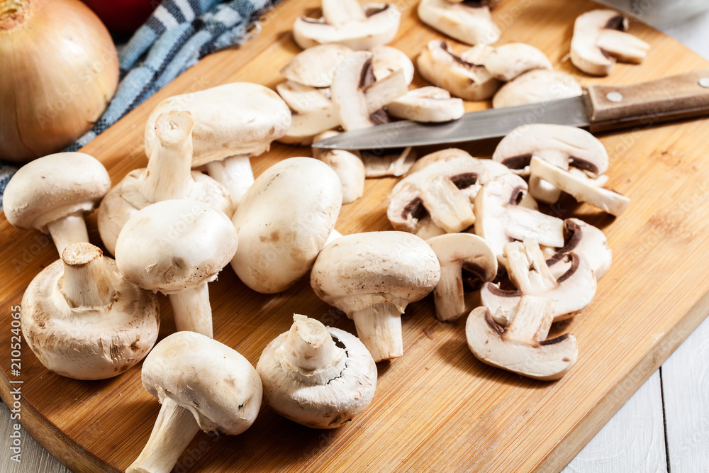Fresh white mushrooms Fresh white mushrooms