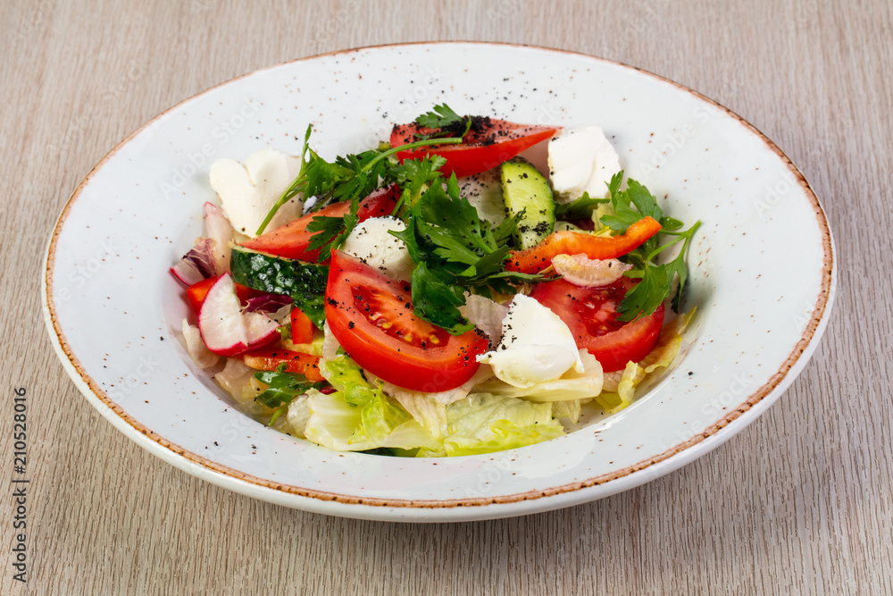 Salad with mozzarella