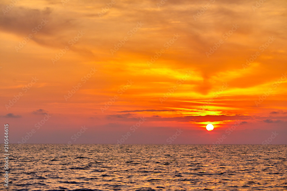 Obraz premium sunset over sea