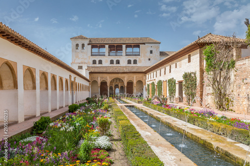 Patio du Generalife, Alhambra de Grenade