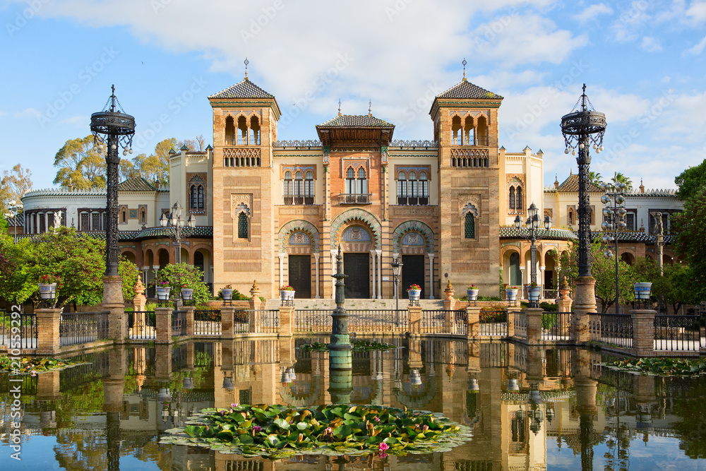 Plaza de America in  the sunny morning,  Parque de Maria Luisa,   Seville, Andalusia, Spain. - obrazy, fototapety, plakaty 