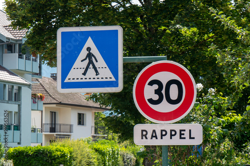 limit speed at 30 km/h on the french streets