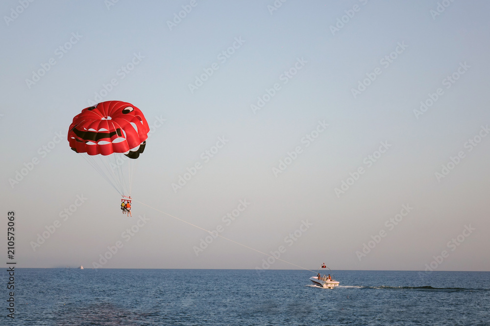 parachute on the high seas pulls powerboat, parachute on the high,parachute parachute on the high seas pulls powerboat, parachute on the high,parachute