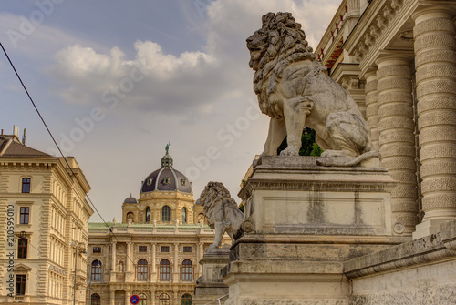 Foto Lion statues, Palace of Justice. Vienna