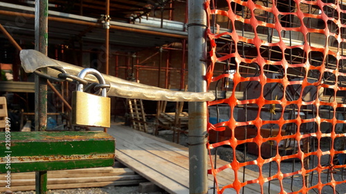 Cantiere edile fermo - sicurezza