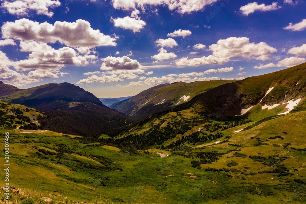 Fototapeta premium Spacious Valley in the Rocky Mountains