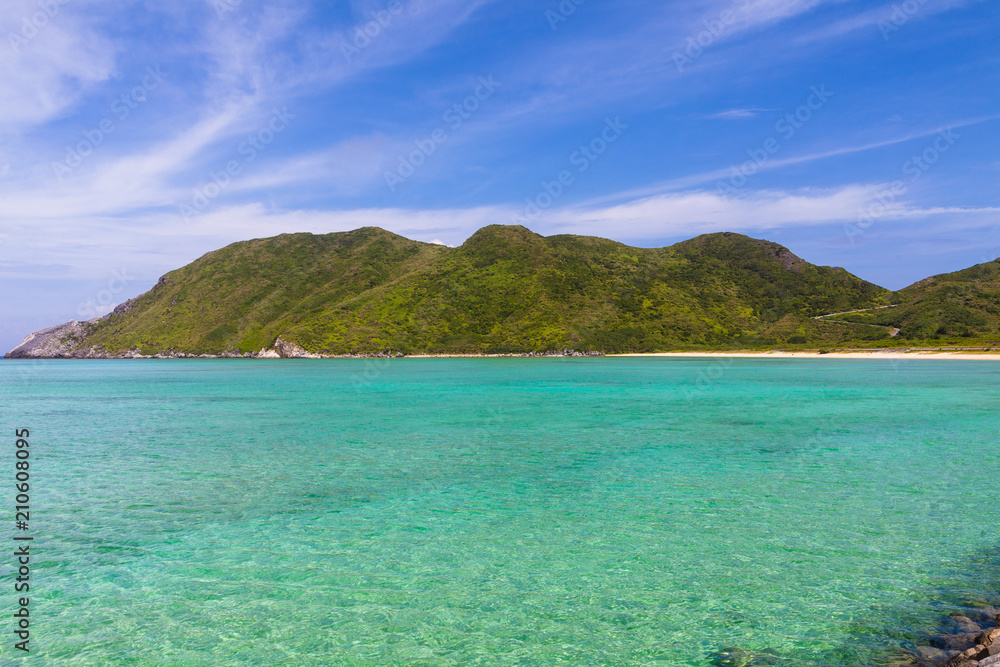 沖縄・渡名喜島のアンジェラ浜