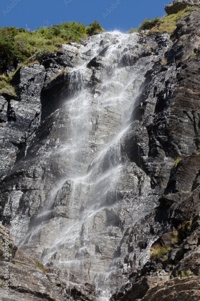 Obraz premium Waterfall in Glacier National Park