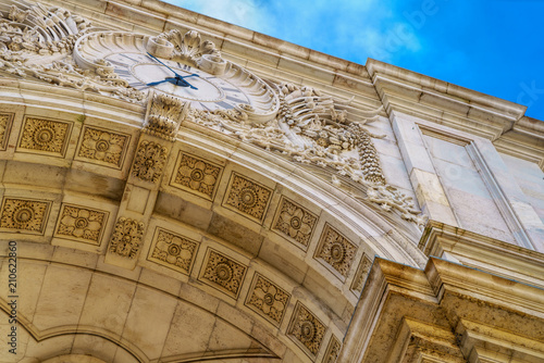 Detail of the Augusta Street Triumphal Arch in the city of Lisbon .
