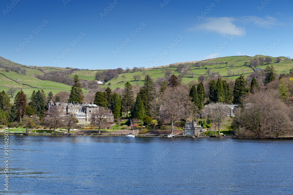Beautiful lakeside village situated on the bank of Lake Windermere in the scenic Lake District National Park, South Lakeland, North West England, UK Beautiful lakeside village situated on the bank of Lake Windermere in the scenic Lake District National Park, South Lakeland, North West England, UK