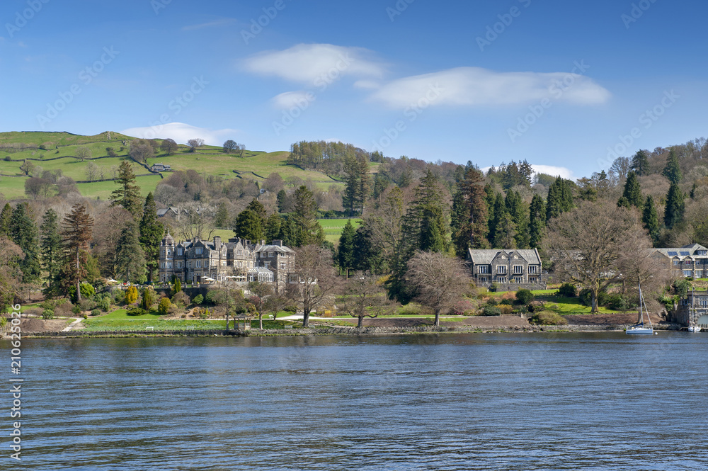 Beautiful lakeside village situated on the bank of Lake Windermere in the scenic Lake District National Park, South Lakeland, North West England, UK Beautiful lakeside village situated on the bank of Lake Windermere in the scenic Lake District National Park, South Lakeland, North West England, UK