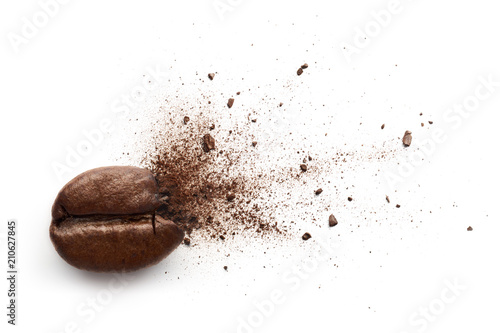 Fotografija Coffee powder bursting out from coffee bean