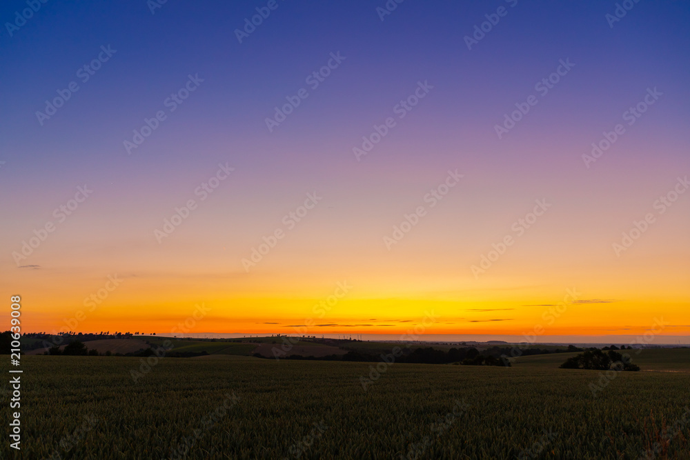 Abendhimmel mit Landschaft Abendhimmel mit Landschaft