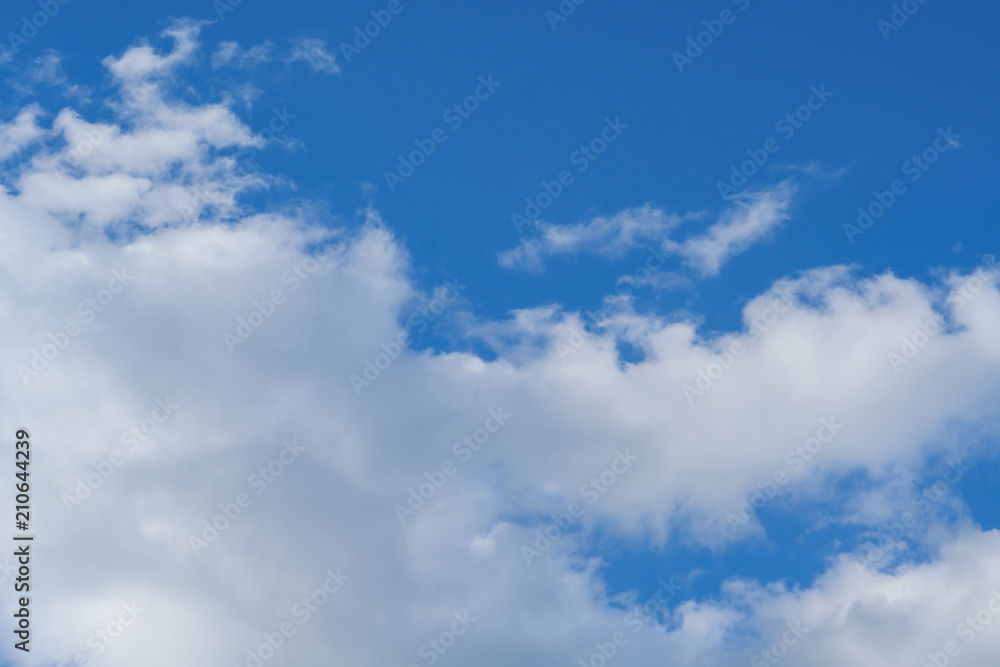 Fototapeta premium White clouds with blue sky