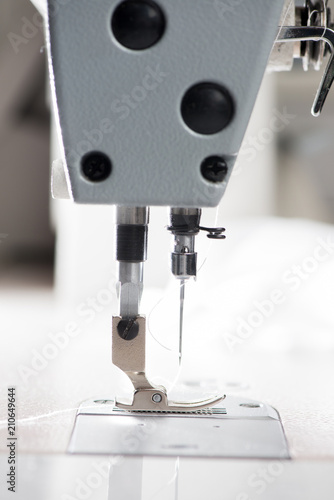 sewing machine
