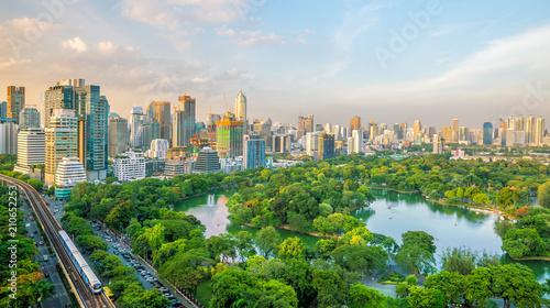 Fototapeta Naklejka Na Ścianę i Meble -  Bangkok city skyline with Lumpini park  from top view in Thailand